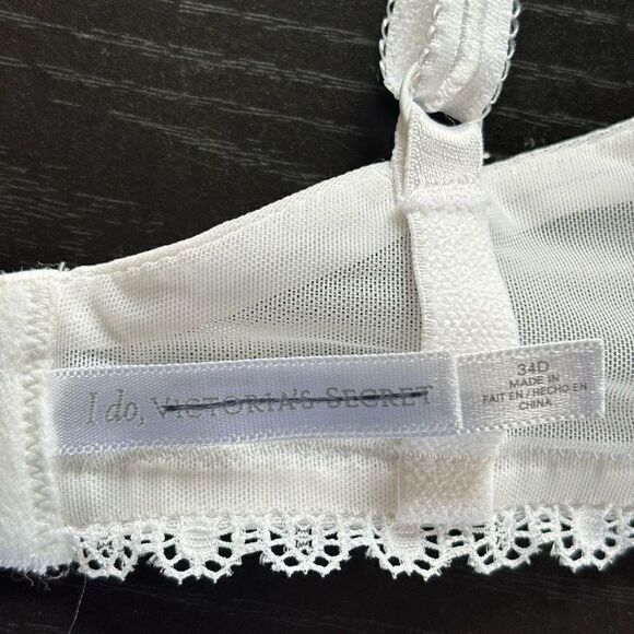 Victoria’s Secret I do collection lace bra white 34D - Picture 3 of 11